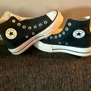 5 1/2 women’s platform Converse